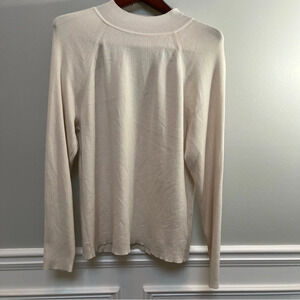 Banana Republic LN Cream Sweater With Sexy V-Neck Back Size XL
